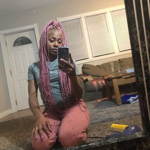 Meet your Posher, Courtney